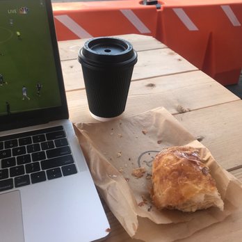 Black Ring Coffee Roasters - Whiskey vanilla latte  Colossus almond croissant - Coffee Roasteries Near Me - Long Beach, California