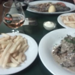 Restaurant Henri - Pork chop with mushrooms and cream.
