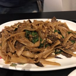 Beef pad see ew Beef pad see ew