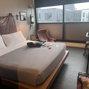 Moxy Minneapolis Uptown - Hotels Near Me - Minneapolis, Minnesota