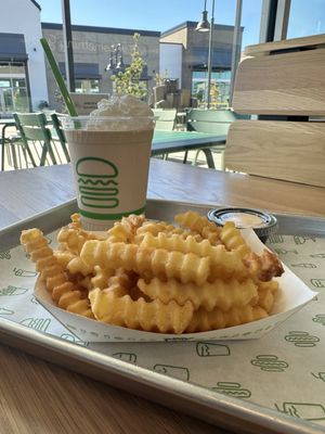 Shake Shack Reeds Crossing by null