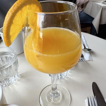 Lazy Susan Cafe - Delicious mimosa - Waffles Near Me - Cannon Beach, Oregon Lazy Susan Cafe - Delicious mimosa - Waffles Near Me - Cannon Beach, Oregon
