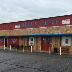 Mell's Place - This is Mell's Place. I've always wanted to drop in, but have yet to do so. Maybe next time.