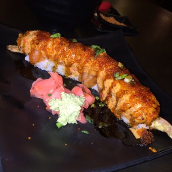 8 Asian Restaurant - Mountain Roll (Tempura shrimp, Tuna, Salmon, Hamachi, spicy crab) - Asian Fusion Near Me - Auburn, Washington
