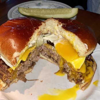 Au Cheval - Hamburger - Bars Near Me - Chicago, Illinois Au Cheval - Hamburger - Bars Near Me - Chicago, Illinois