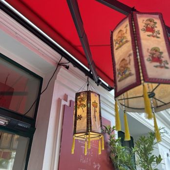 Mitho Cha! - Hanging lanterns at Mitha Cho - Himalayan/Nepalese Near Me - Berlin, BE Mitho Cha! - Hanging lanterns at Mitha Cho - Himalayan/Nepalese Near Me - Berlin, BE