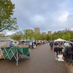 Flohmarkt Uni-Gelände Stuttgart-Vaihingen - Uni-Flohmarkt Stuttgart-Vaihingen