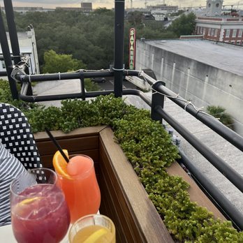 Peregrin - Cocktails at Peregrin on the rooftop of Perry Lane Hotel. - Bars Near Me - Savannah, Georgia Peregrin - Cocktails at Peregrin on the rooftop of Perry Lane Hotel. - Bars Near Me - Savannah, Georgia