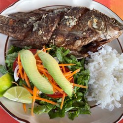 Mercado Benito Juárez - Fried fish with a side salad and white rice