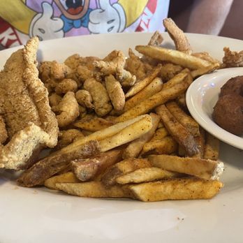Razzoo's Cajun Cafe - Fried Fish, Fried Crawfish, Fried Shrimp, Hushpuppies - Seafood Near Me - Pasadena, Texas