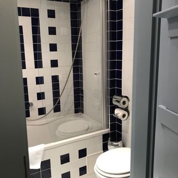 Hotel Élite - Shower/bathroom - Hotels Near Me - Prague, Puerto Rico