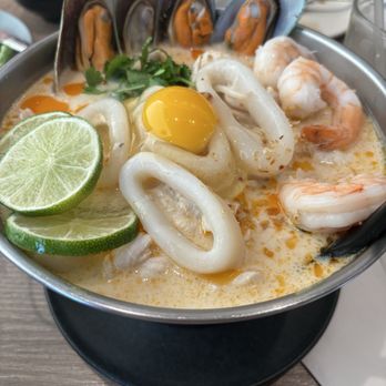 Crying Tiger Thai Bistro & Bar - Mama hot pot - Thai Near Me - Eastvale, California