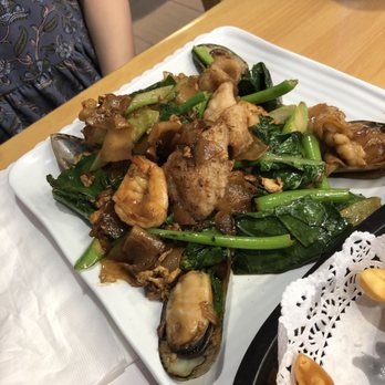 Orchid Thai - The seafood pad see ewe - Thai Near Me - Baldwin Park, California