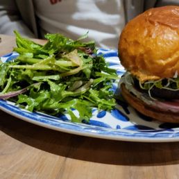 Falafel burger