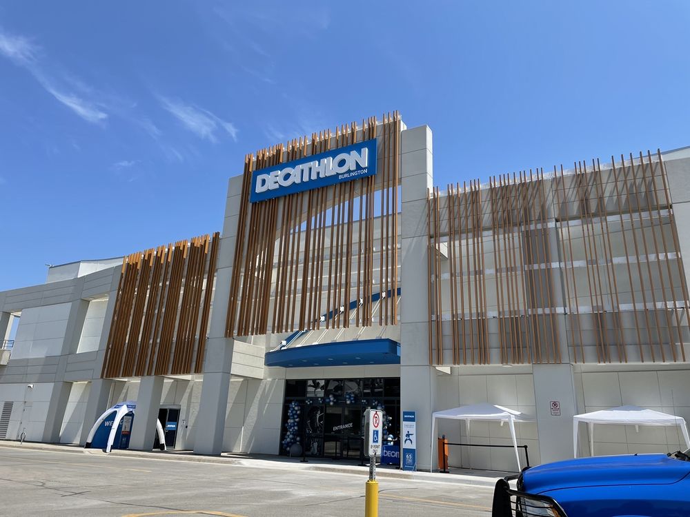 DECATHLON BURLINGTON Updated September 2024 19 Photos 900 Maple