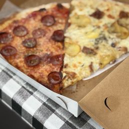 Pepperoni and Bacon/Potato Slices Pepperoni and Bacon/Potato Slices