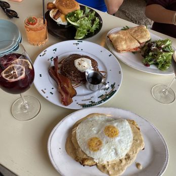 Encina - Biscuits & gravy (amazing), breakfast sandwich & turkey sandwich - New American Near Me - Dallas, Texas