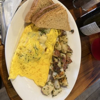 Ocean View Restaurant - Seafood Omelet - Breakfast & Brunch Near Me - Ocean View, Delaware