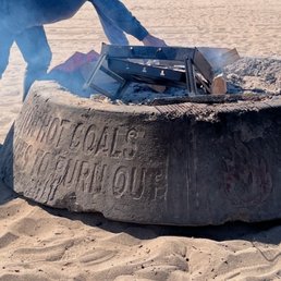 Fire pits for grilling