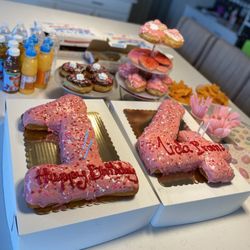 Moon Donuts & Cafe