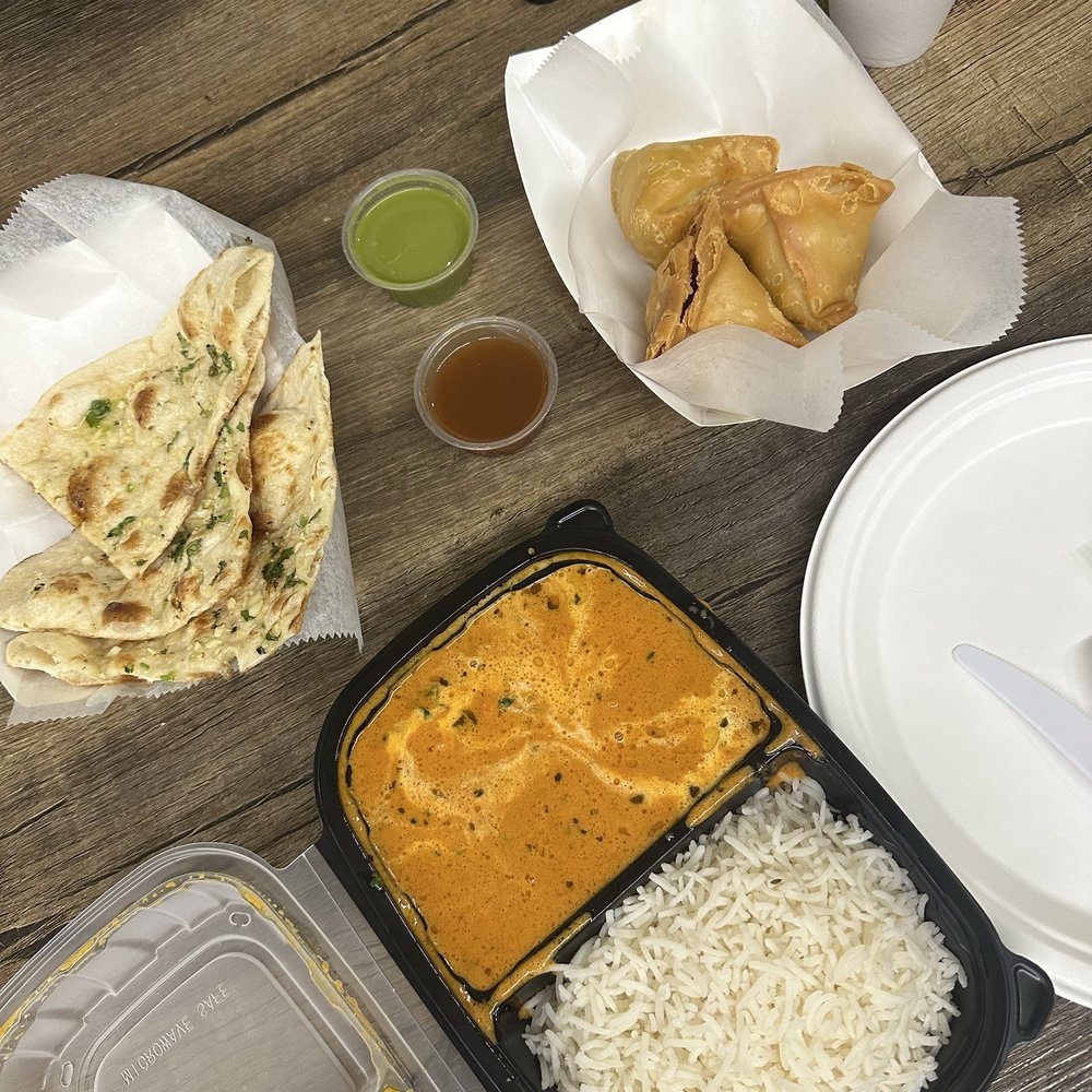 Hello India - Butter Chicken, Garlic Naan - Indian Near Me - Omaha, Nebraska
