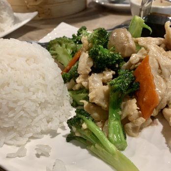 Dumpling Kitchen - H5. Broccoli Chicken over Rice - Shanghainese Near Me - Berkeley, California