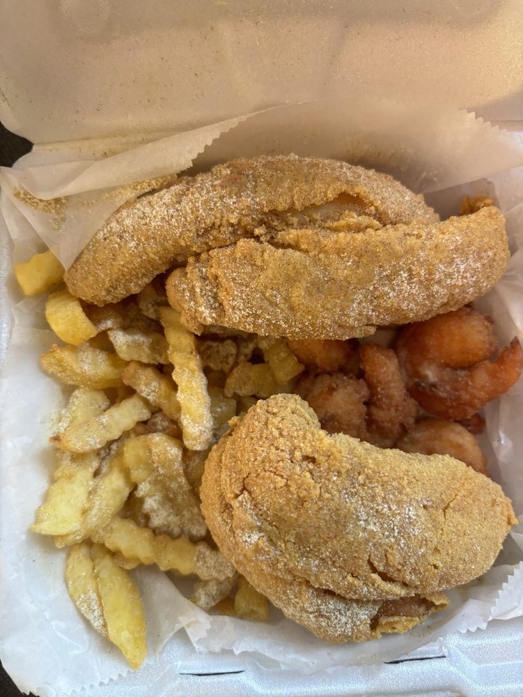 Hooks Fish & Chicken Logo