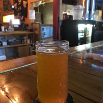 Bee's Knees Brewing - Pizza Near Me - Versailles, Missouri Bee's Knees Brewing - Pizza Near Me - Versailles, Missouri