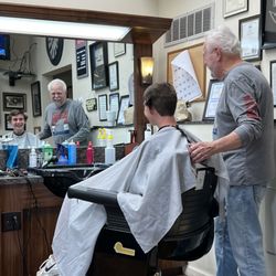 J & R Barber Shop