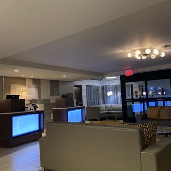 Best Western Plus Waltham Boston - The lobby - Hotels Near Me - Waltham, Massachusetts