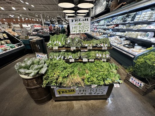 Nino Salvaggio International Marketplace by null