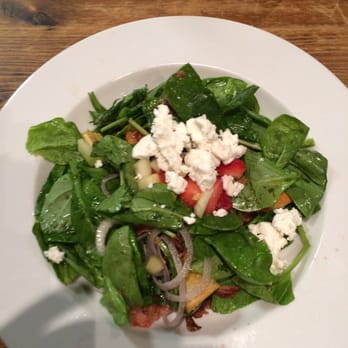 Picasso's - Excellent spinach salad recommended by Tina what a delight - Pizza Near Me - Jacksonville, Florida