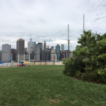 Brooklyn Bridge Park Pier 6 - View of skyline - Parks Near Me - Brooklyn, New York Brooklyn Bridge Park Pier 6 - View of skyline - Parks Near Me - Brooklyn, New York
