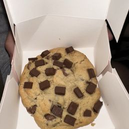 Single Chocolate Chunk Cookie