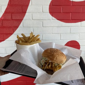 Zo's Good Burger Canton - Burgers Near Me - Canton, Michigan
