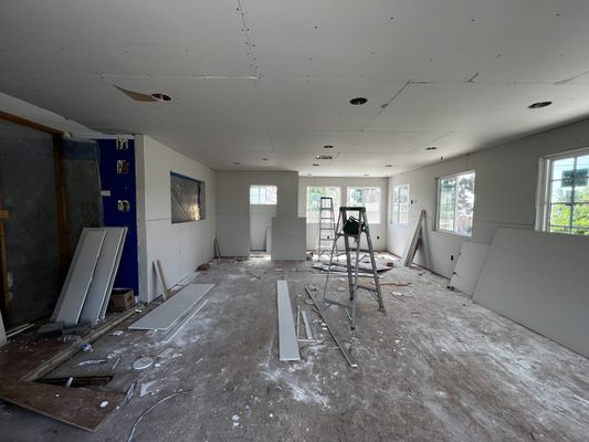 Selim’s Handyman Logo