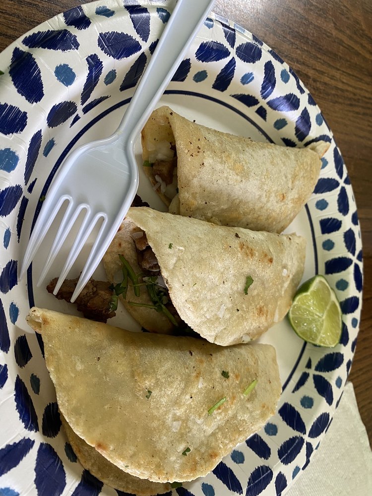 Licea’s Taqueria Logo