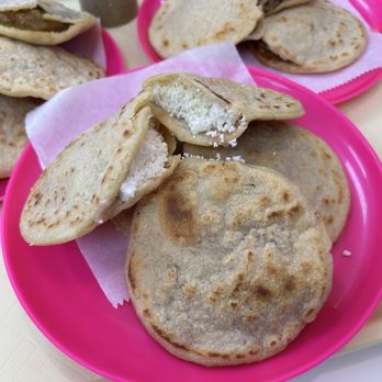 Gorditas Dona Lula - 5 vegan gorditas (beans and crumbly cheese) - Mexican Near Me - Spring, Texas Gorditas Dona Lula - 5 vegan gorditas (beans and crumbly cheese) - Mexican Near Me - Spring, Texas