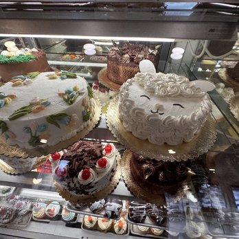 Helen Bernhard Bakery - Bakeries Near Me - Portland, Oregon Helen Bernhard Bakery - Bakeries Near Me - Portland, Oregon