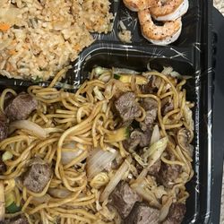 Xushi Ko - Yakisoba with steak and vegetable fried rice
