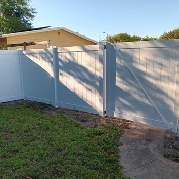 Ergeon - White privacy vinyl - Fences & Gates Near Me - Jacksonville, Florida Ergeon - White privacy vinyl - Fences & Gates Near Me - Jacksonville, Florida