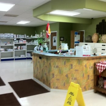 Pet Med Clinic - Main lobby - Veterinarians Near Me - Lorain, Ohio Pet Med Clinic - Main lobby - Veterinarians Near Me - Lorain, Ohio