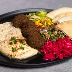 Micheline's Pita House - Combo Veggie Plate