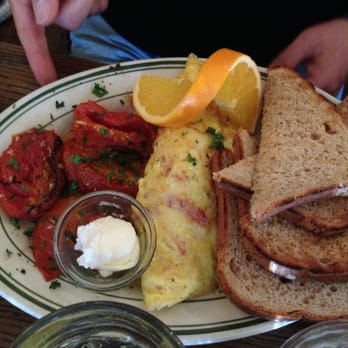 La Note - Omelette with tomatoes! Yummy tomatoes :) - French Near Me - Berkeley, California La Note - Omelette with tomatoes! Yummy tomatoes :) - French Near Me - Berkeley, California