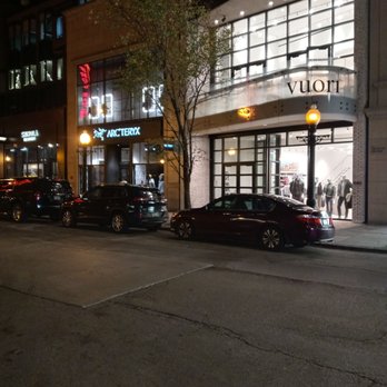 Vuori - Sports Wear Near Me - Chicago, Illinois