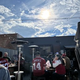 SACYARD COMMUNITY TAP HOUSE - Updated July 2025 - 390 Photos & 281