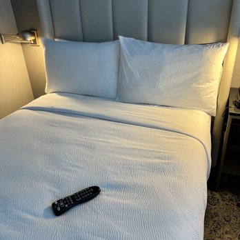 Four Points by Sheraton - Comfy bed! - Hotels Near Me - Flushing, New York Four Points by Sheraton - Comfy bed! - Hotels Near Me - Flushing, New York