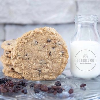 The Frosted Roll - Oatmeal Raisin Cookie - Desserts Near Me - Braselton, Georgia