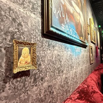 The Starving Artist - Dive Bars Near Me - Phoenix, Arizona