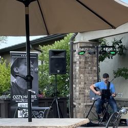 Danny's Kitchen + Bar - Ozzy Harris, amazing entertainment